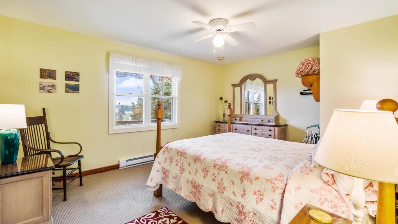 Bayview Pines Country Inn B&B Mahone Bay Luaran gambar